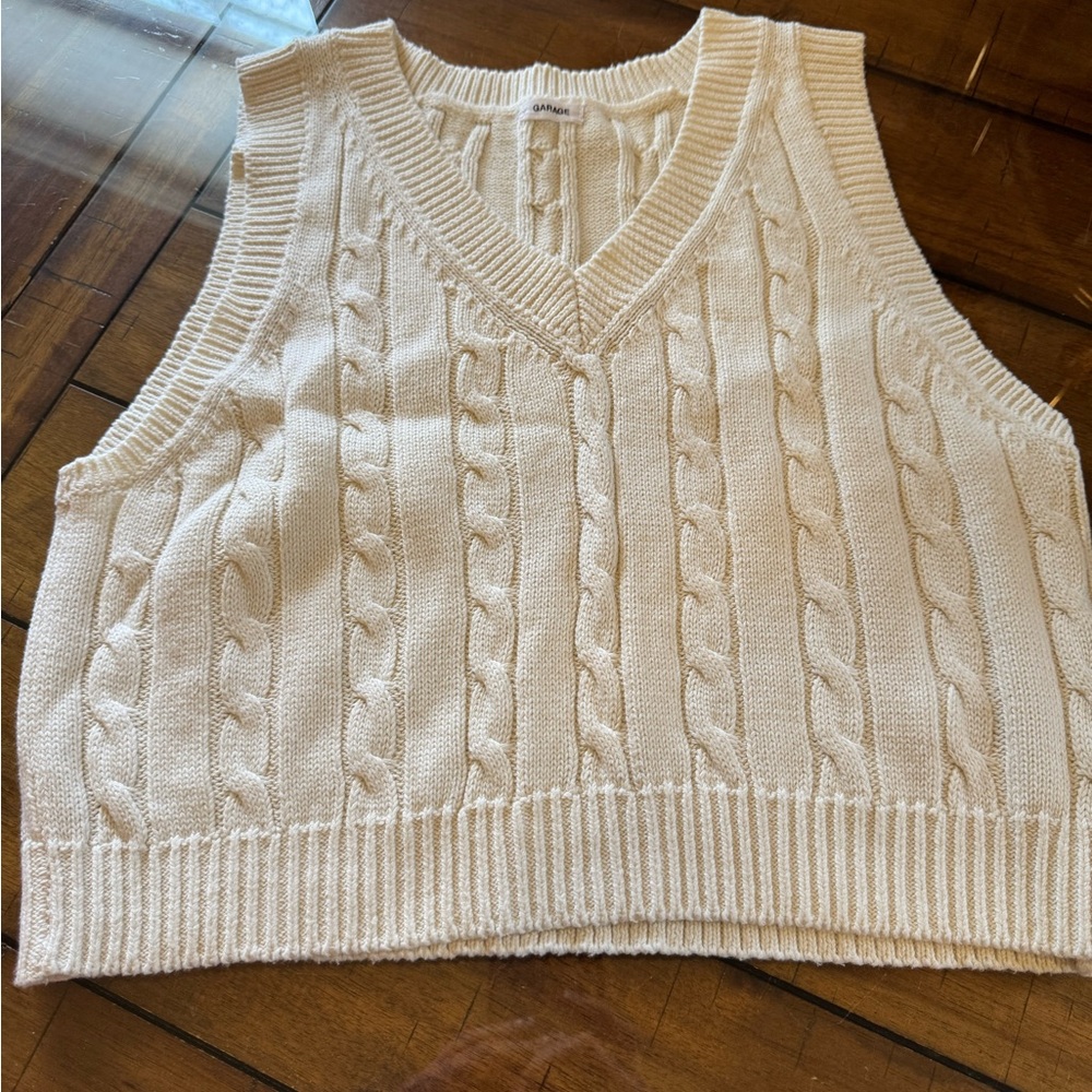 Garage sweater vest size XS